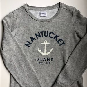 Champion crew neck sweatshirt, Size M.